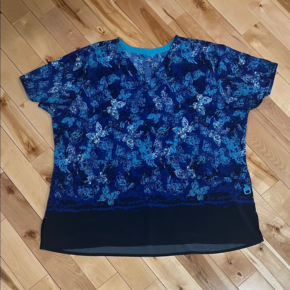 Carhartt Butterfly Print Scrub‑Style Top – 2X